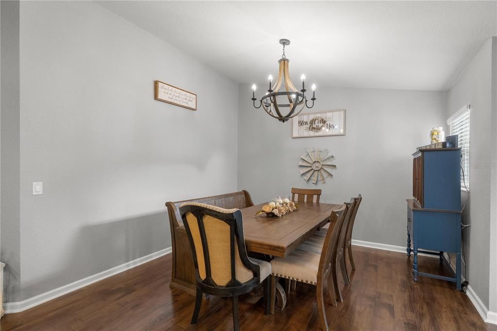 На продажу: $220,000 (3 спален, 2 ванн, 1864 Квадратных фут)