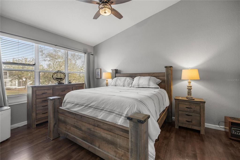 На продажу: $220,000 (3 спален, 2 ванн, 1864 Квадратных фут)