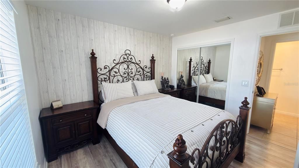 Active With Contract: $269,900 (3 beds, 2 baths, 1173 Square Feet)