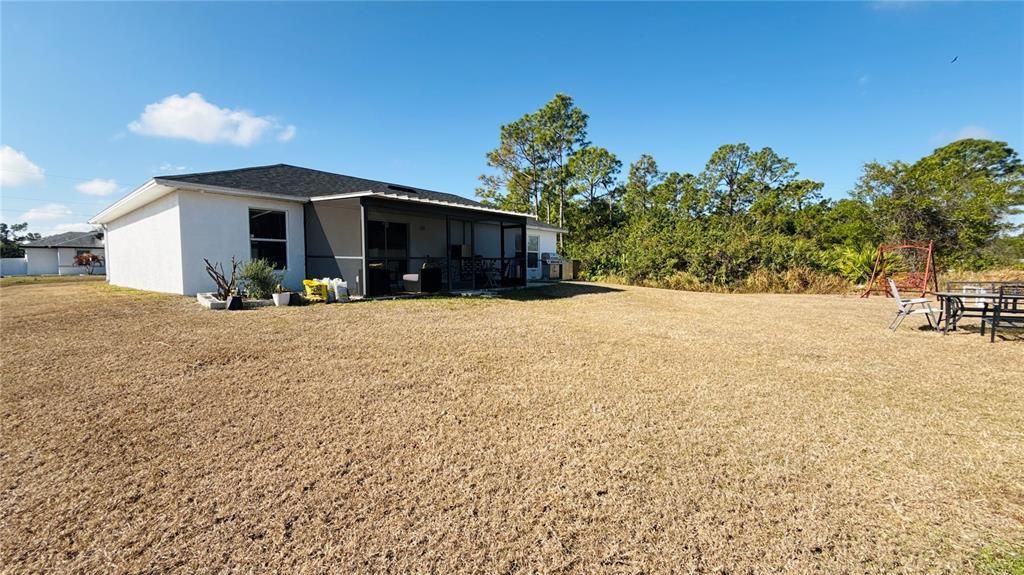 Active With Contract: $269,900 (3 beds, 2 baths, 1173 Square Feet)