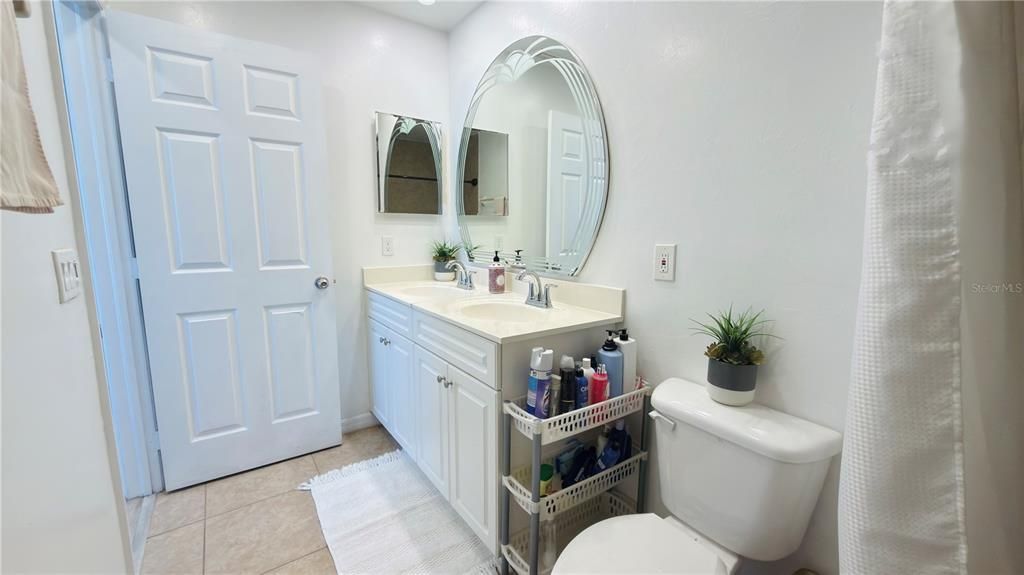 Active With Contract: $269,900 (3 beds, 2 baths, 1173 Square Feet)