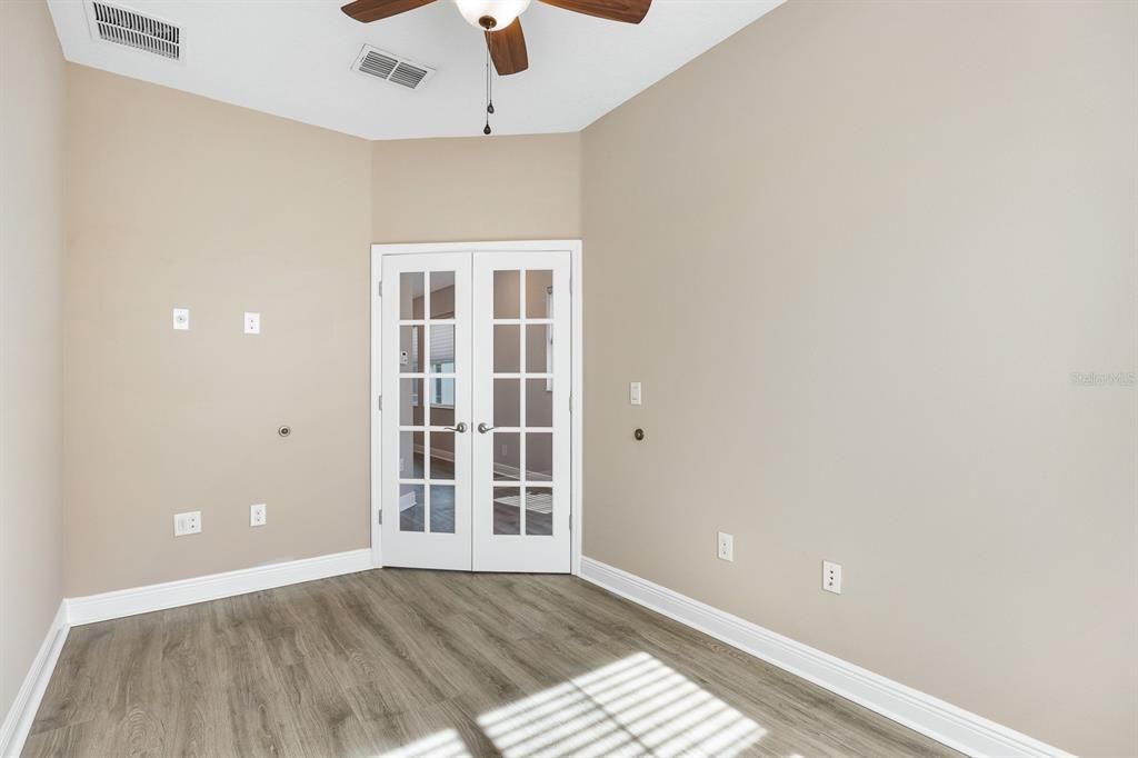 For Sale: $319,000 (2 beds, 2 baths, 1612 Square Feet)