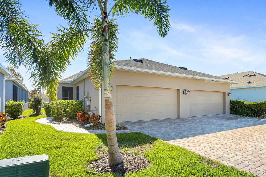 For Sale: $319,000 (2 beds, 2 baths, 1612 Square Feet)