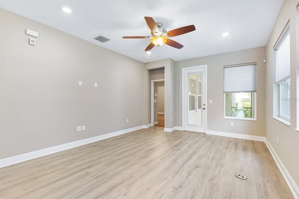 For Sale: $319,000 (2 beds, 2 baths, 1612 Square Feet)