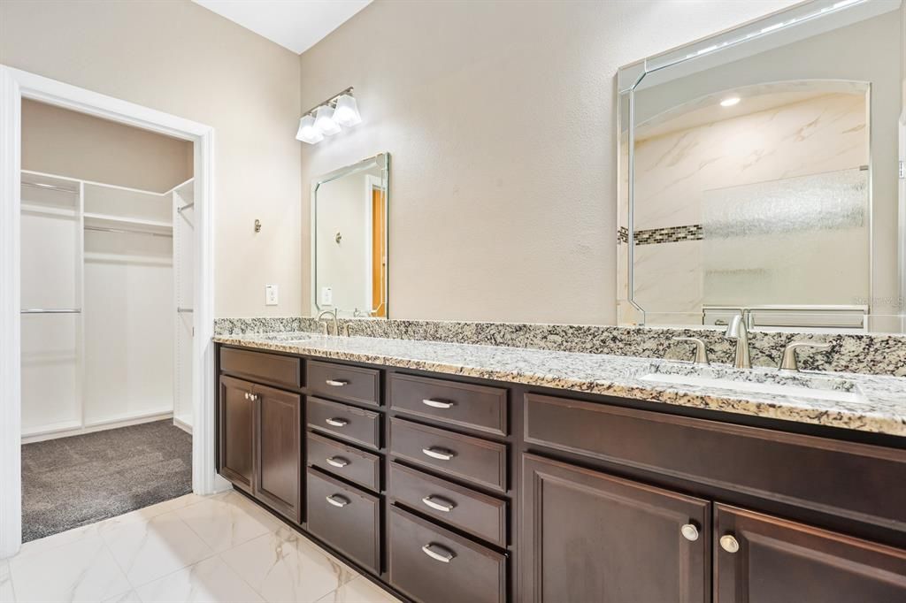 For Sale: $319,000 (2 beds, 2 baths, 1612 Square Feet)