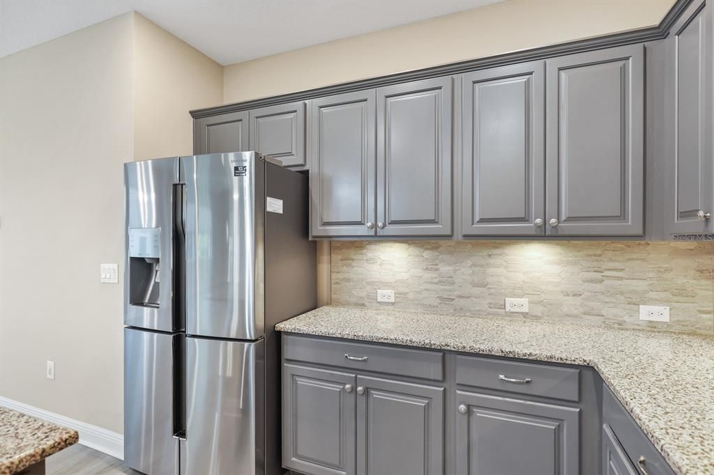 For Sale: $319,000 (2 beds, 2 baths, 1612 Square Feet)