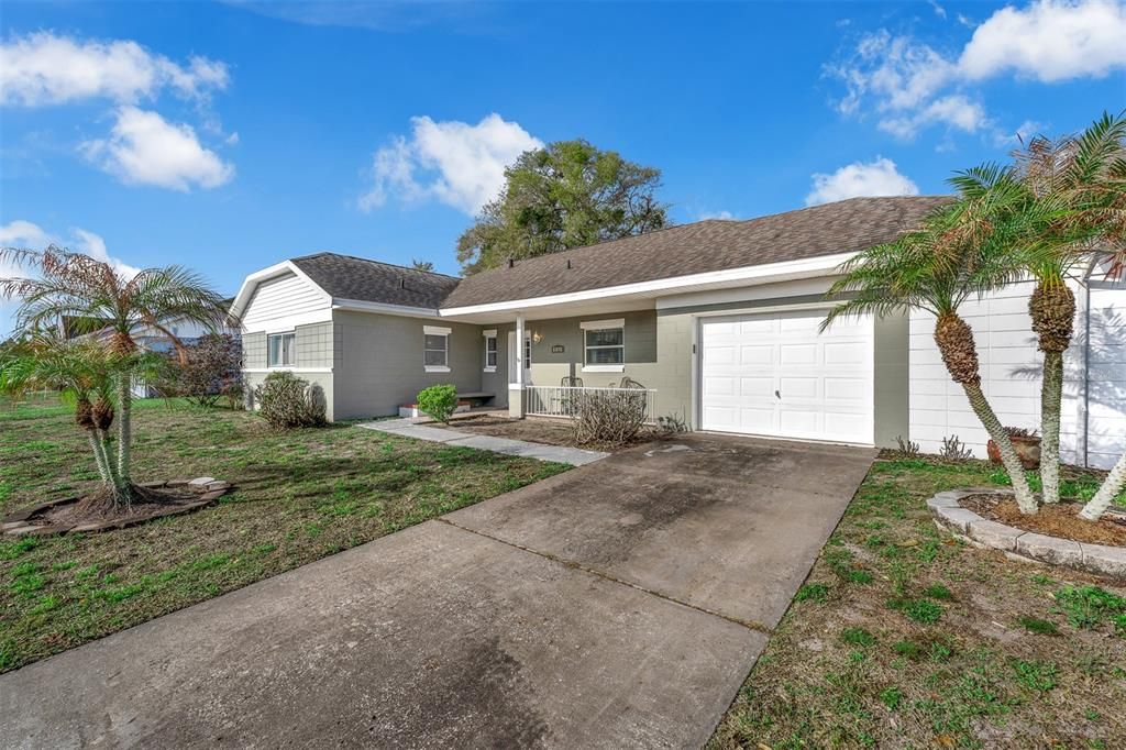 Activo con contrato: $319,900 (4 camas, 2 baños, 1474 Pies cuadrados)