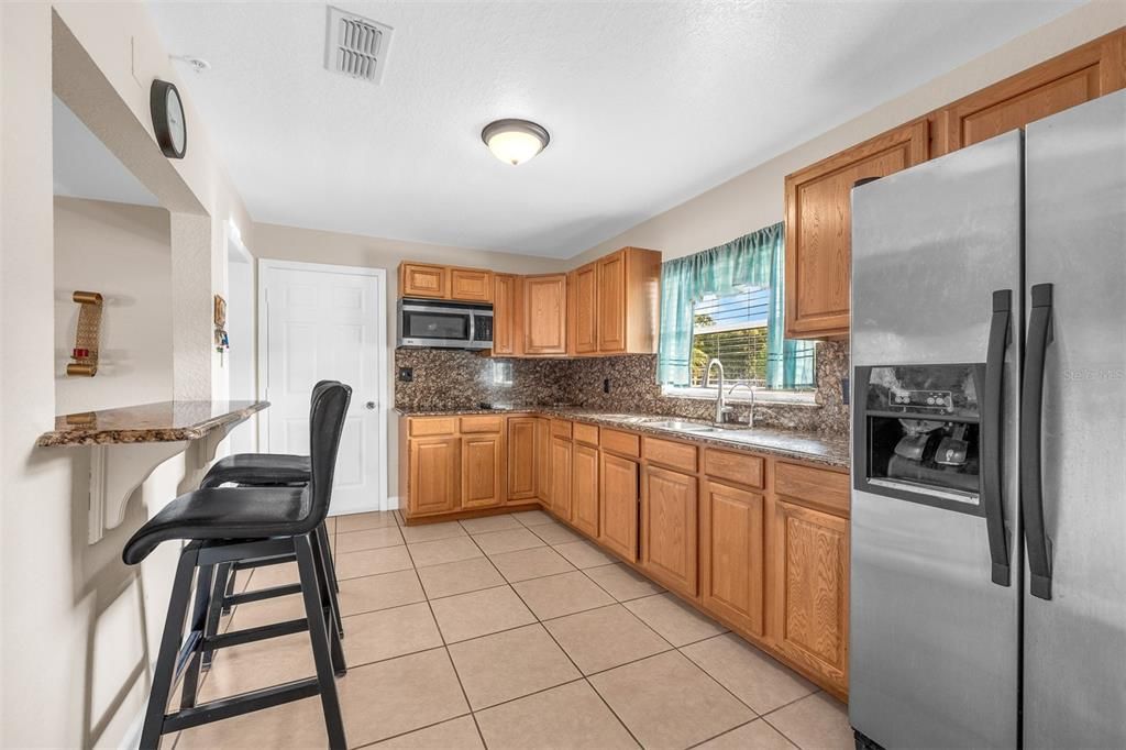 Activo con contrato: $319,900 (4 camas, 2 baños, 1474 Pies cuadrados)