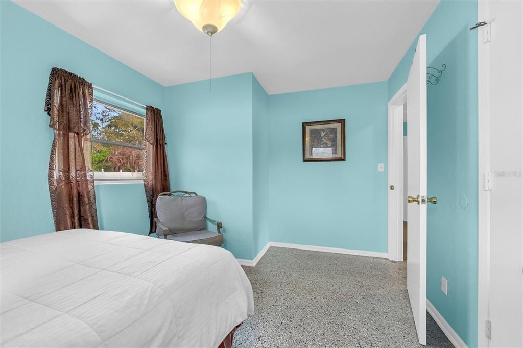 Activo con contrato: $319,900 (4 camas, 2 baños, 1474 Pies cuadrados)