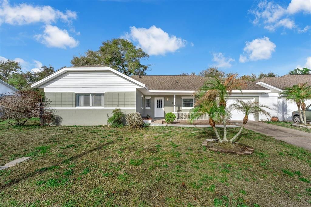 Activo con contrato: $319,900 (4 camas, 2 baños, 1474 Pies cuadrados)