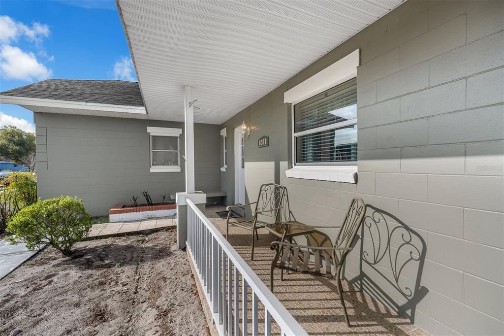 Activo con contrato: $319,900 (4 camas, 2 baños, 1474 Pies cuadrados)