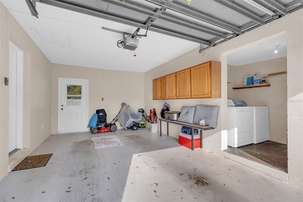Activo con contrato: $319,900 (4 camas, 2 baños, 1474 Pies cuadrados)