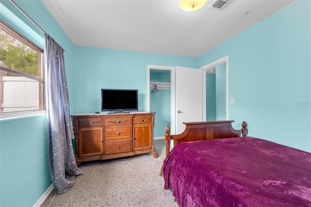 Activo con contrato: $319,900 (4 camas, 2 baños, 1474 Pies cuadrados)