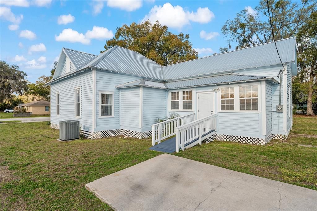 En Venta: $325,000 (3 camas, 2 baños, 1828 Pies cuadrados)