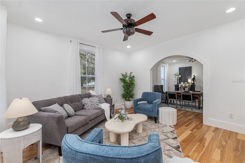 En Venta: $325,000 (3 camas, 2 baños, 1828 Pies cuadrados)