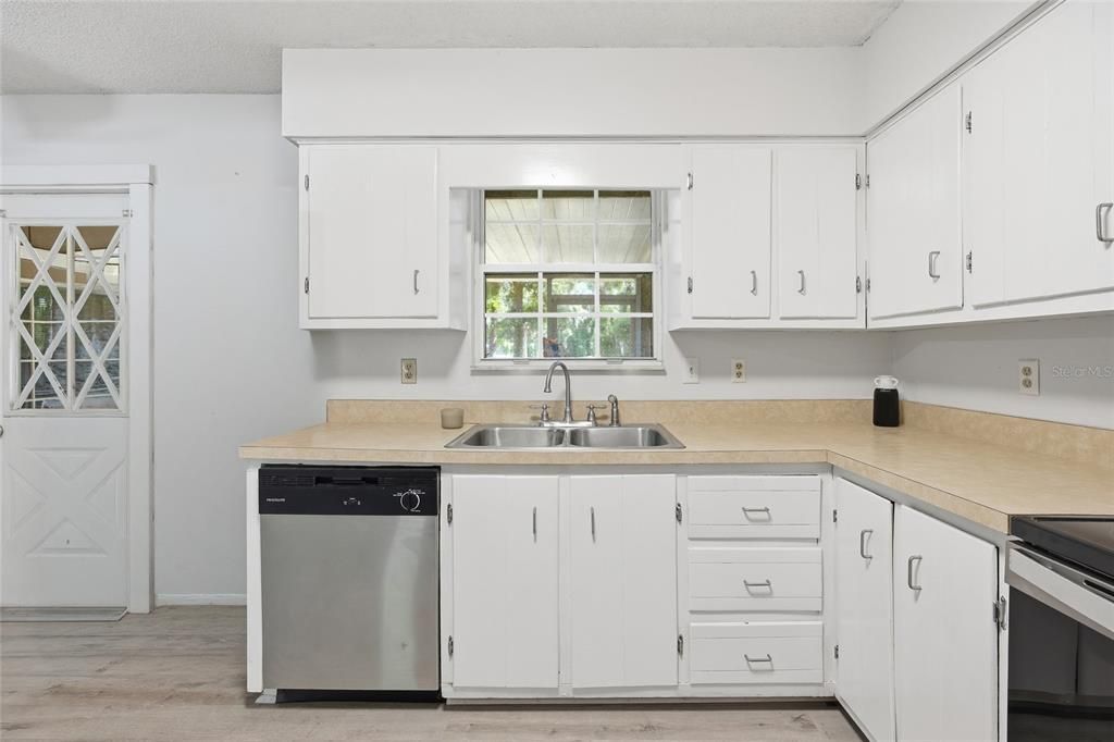 En Venta: $259,000 (3 camas, 2 baños, 1480 Pies cuadrados)