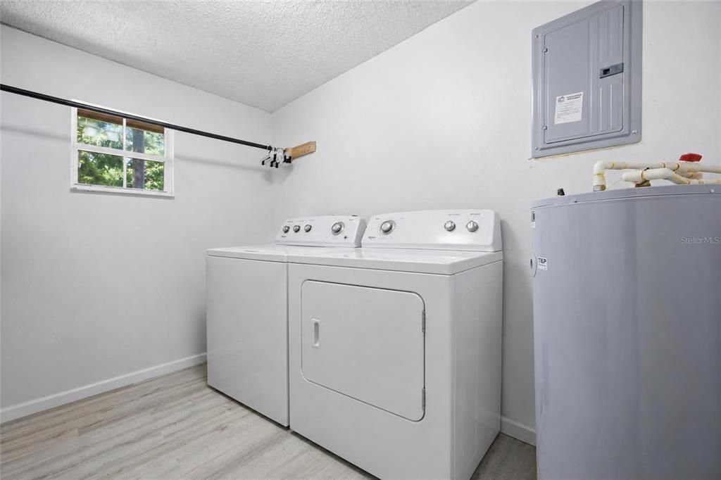 En Venta: $259,000 (3 camas, 2 baños, 1480 Pies cuadrados)