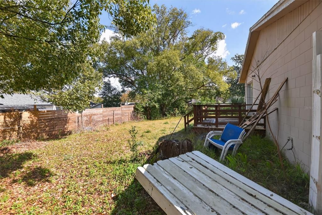 Activo con contrato: $219,900 (4 camas, 2 baños, 1323 Pies cuadrados)