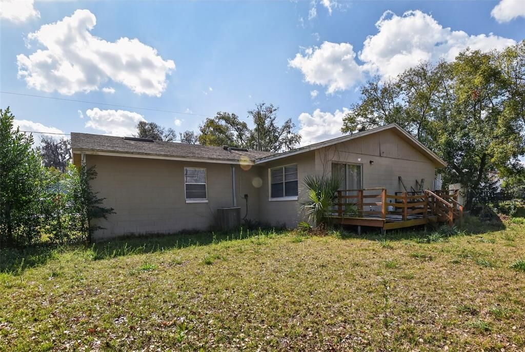 Activo con contrato: $219,900 (4 camas, 2 baños, 1323 Pies cuadrados)