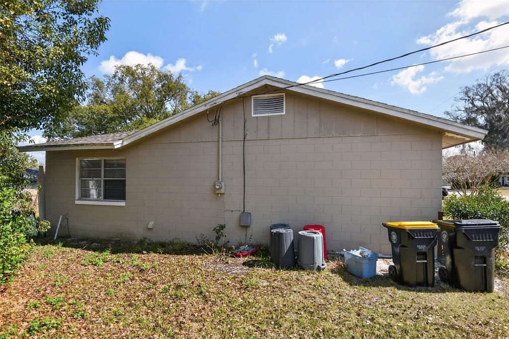 Activo con contrato: $219,900 (4 camas, 2 baños, 1323 Pies cuadrados)