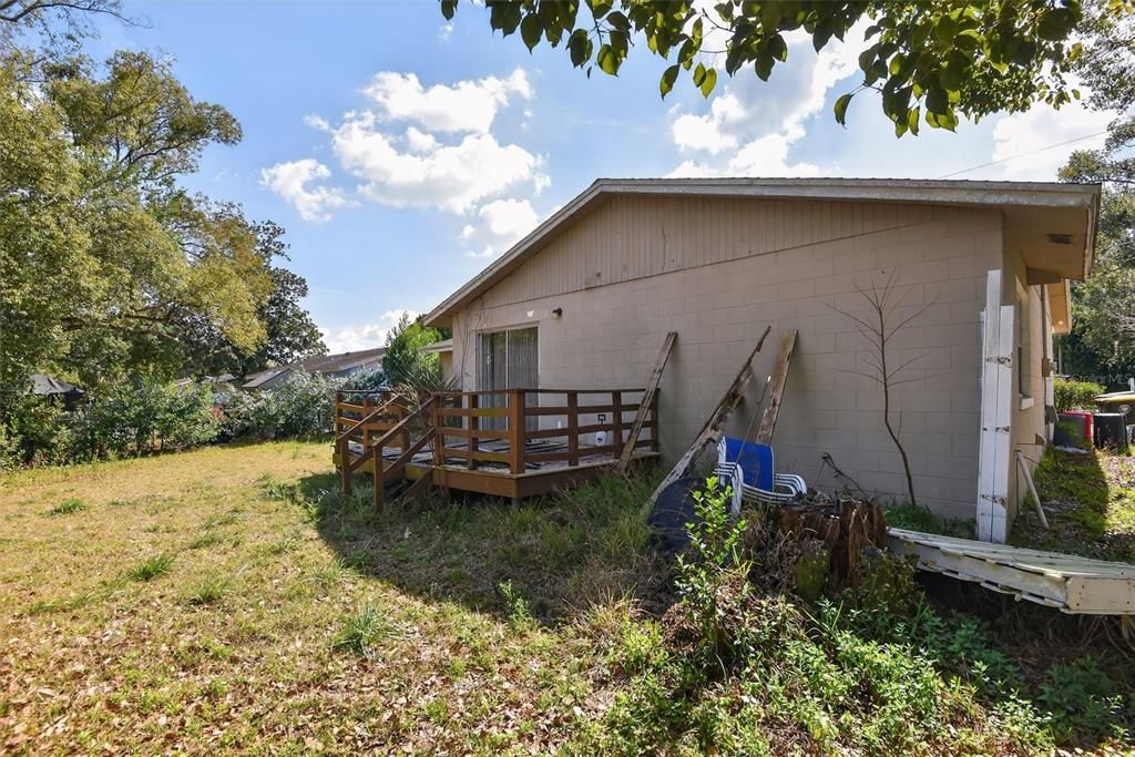 Activo con contrato: $219,900 (4 camas, 2 baños, 1323 Pies cuadrados)