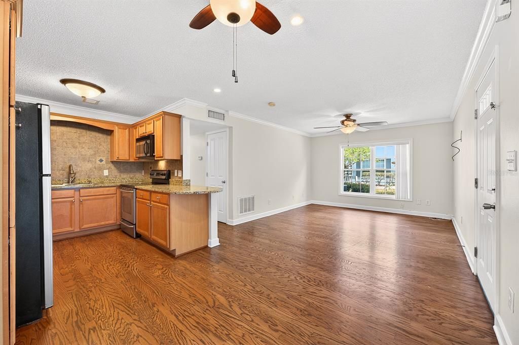 En Venta: $175,000 (2 camas, 2 baños, 870 Pies cuadrados)