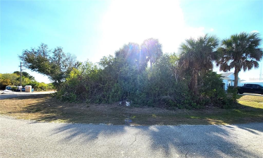 Activo con contrato: $25,000 (0.23 acres)