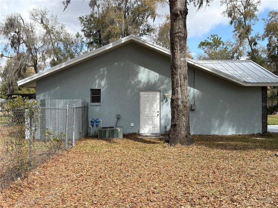 For Sale: $359,900 (3 beds, 2 baths, 1456 Square Feet)