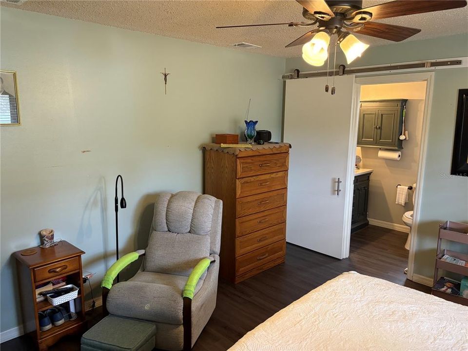 For Sale: $359,900 (3 beds, 2 baths, 1456 Square Feet)