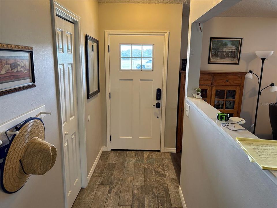 For Sale: $359,900 (3 beds, 2 baths, 1456 Square Feet)