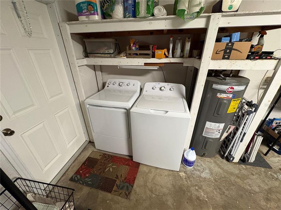 For Sale: $359,900 (3 beds, 2 baths, 1456 Square Feet)