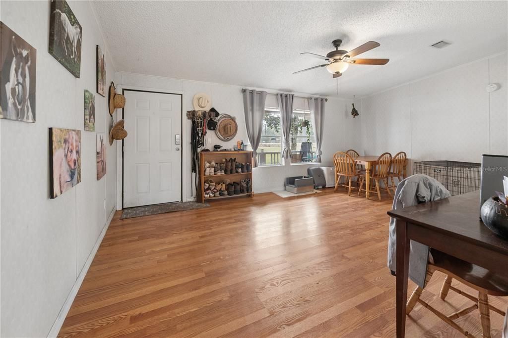 For Sale: $899,000 (3 beds, 2 baths, 1560 Square Feet)