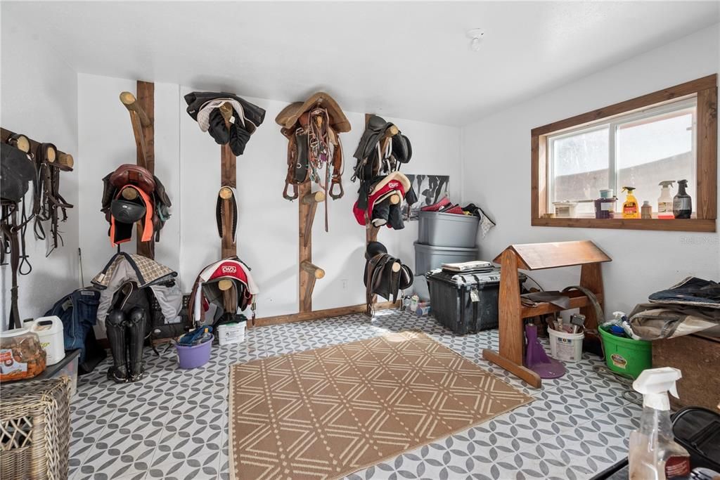 For Sale: $899,000 (3 beds, 2 baths, 1560 Square Feet)