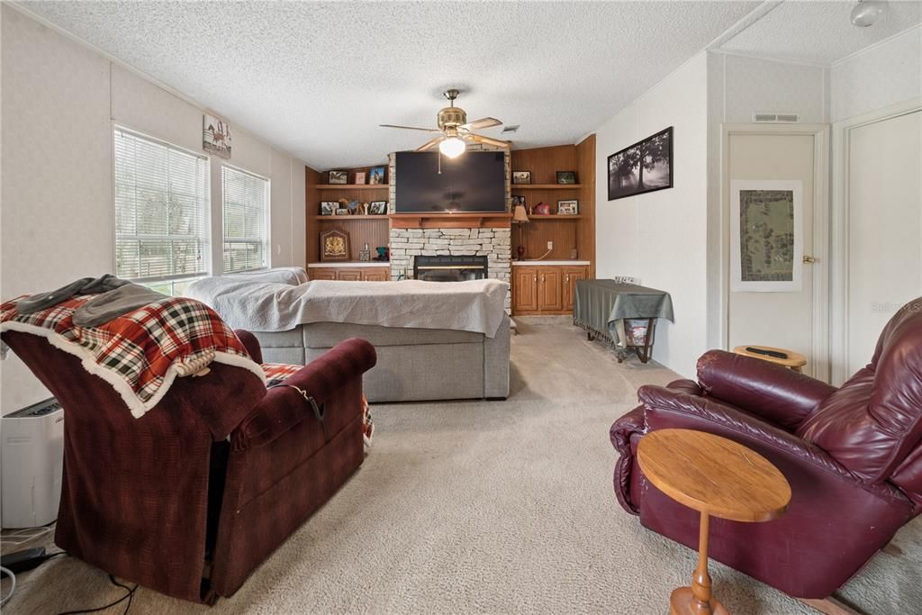 For Sale: $899,000 (3 beds, 2 baths, 1560 Square Feet)