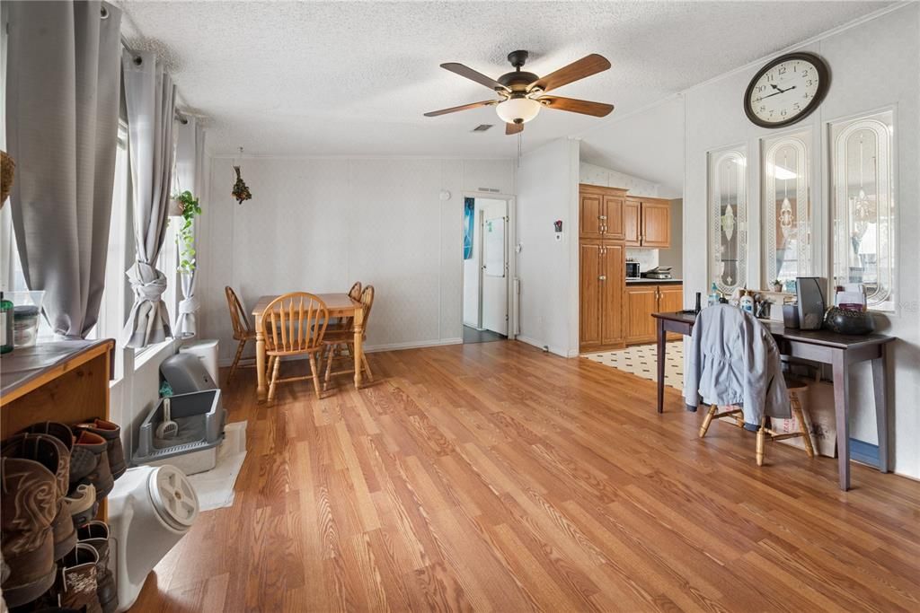 For Sale: $899,000 (3 beds, 2 baths, 1560 Square Feet)