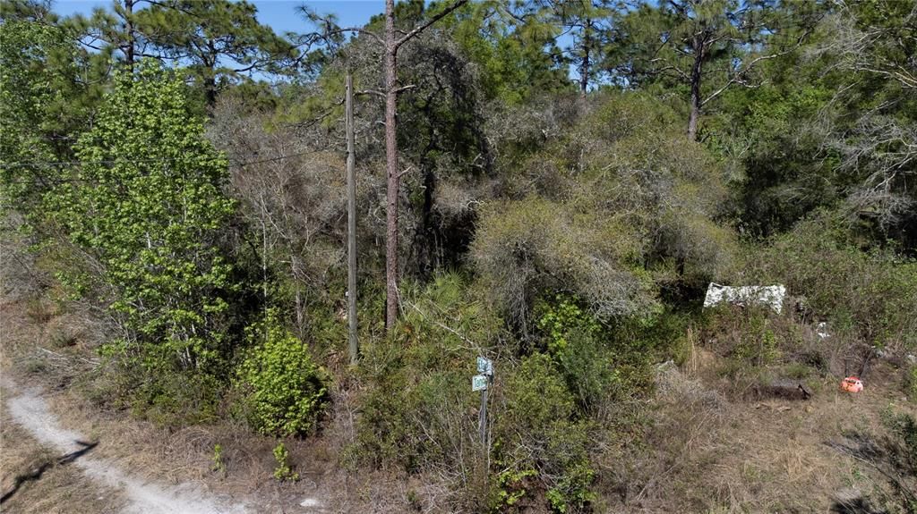 待售: $11,500 (0.18 acres)