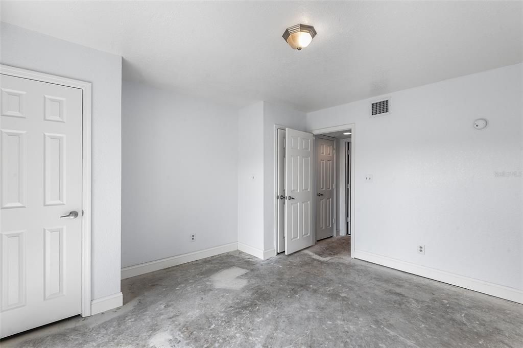 Active With Contract: $124,900 (2 beds, 2 baths, 1385 Square Feet)