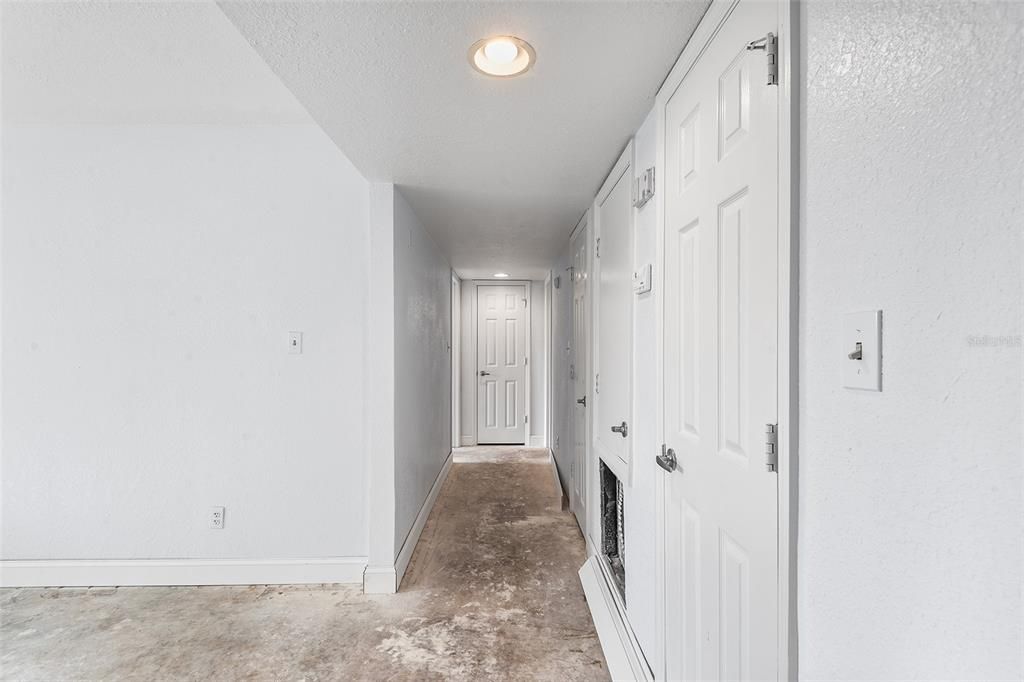 Active With Contract: $124,900 (2 beds, 2 baths, 1385 Square Feet)