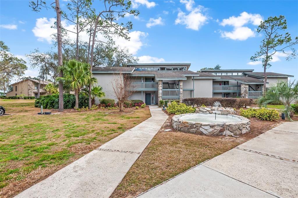 Active With Contract: $124,900 (2 beds, 2 baths, 1385 Square Feet)
