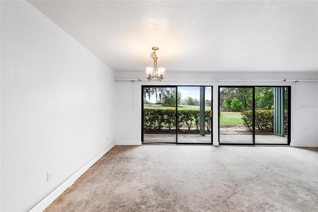 Active With Contract: $124,900 (2 beds, 2 baths, 1385 Square Feet)