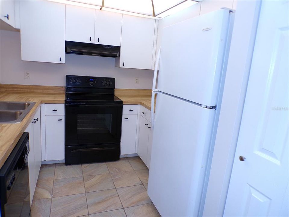 For Rent: $1,600 (2 beds, 2 baths, 1062 Square Feet)