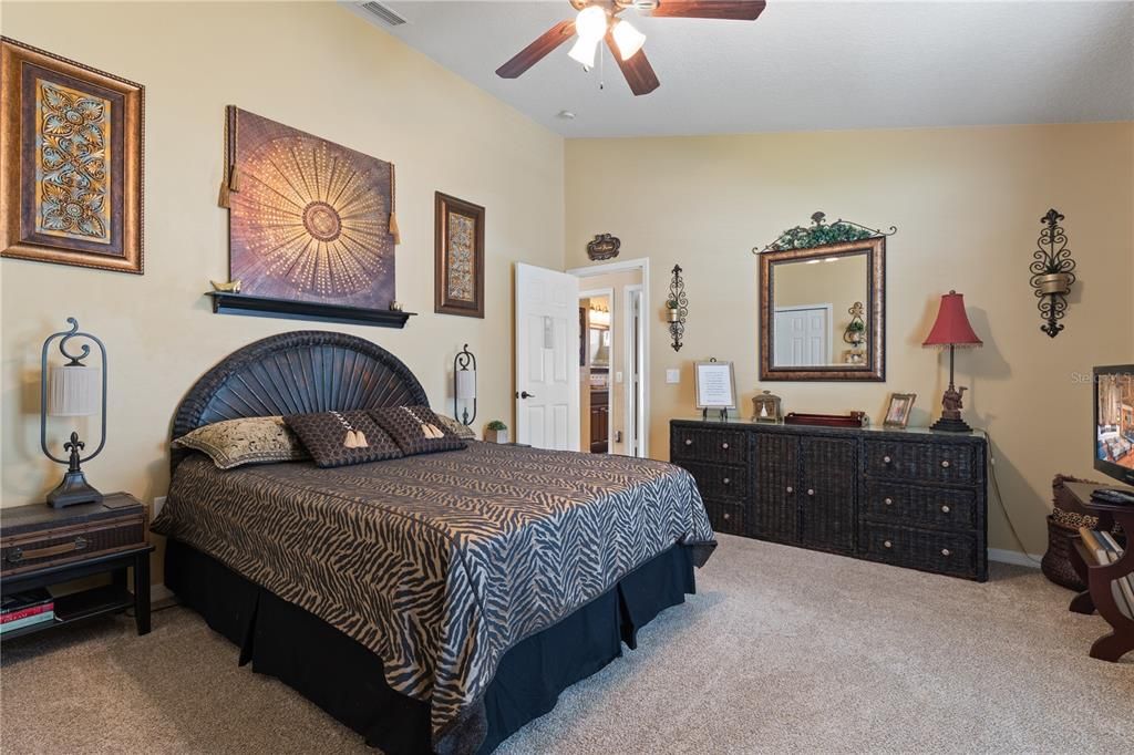Active With Contract: $847,000 (5 beds, 2 baths, 3893 Square Feet)