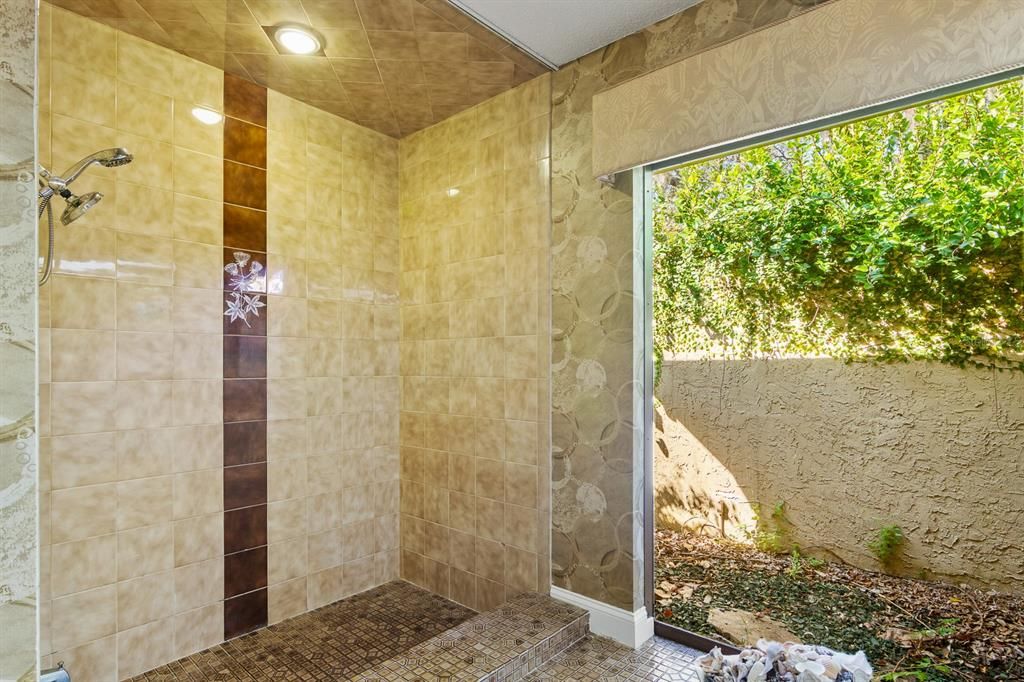 En Venta: $649,999 (4 camas, 3 baños, 3096 Pies cuadrados)
