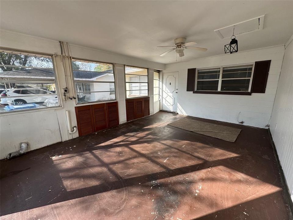 Activo con contrato: $1,400 (3 camas, 2 baños, 1175 Pies cuadrados)