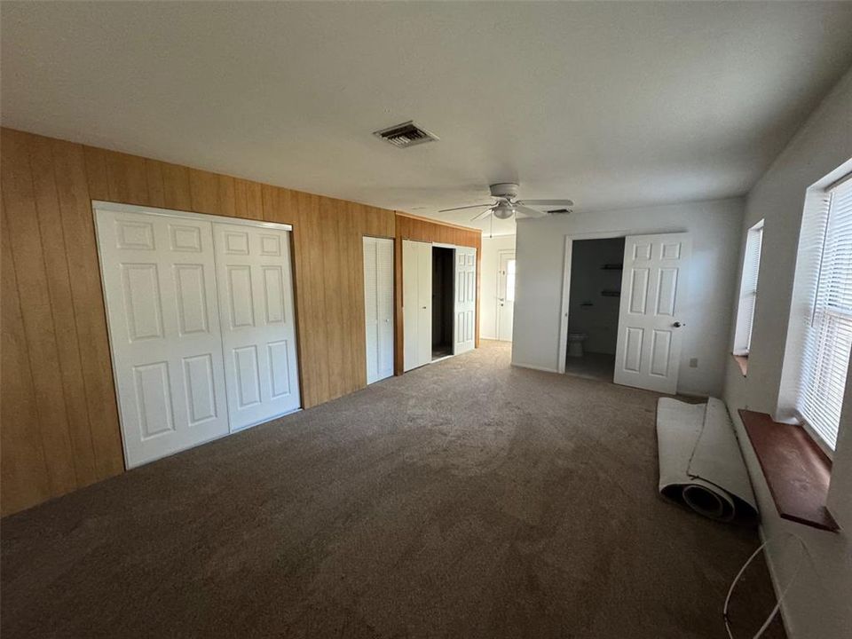 Activo con contrato: $1,400 (3 camas, 2 baños, 1175 Pies cuadrados)