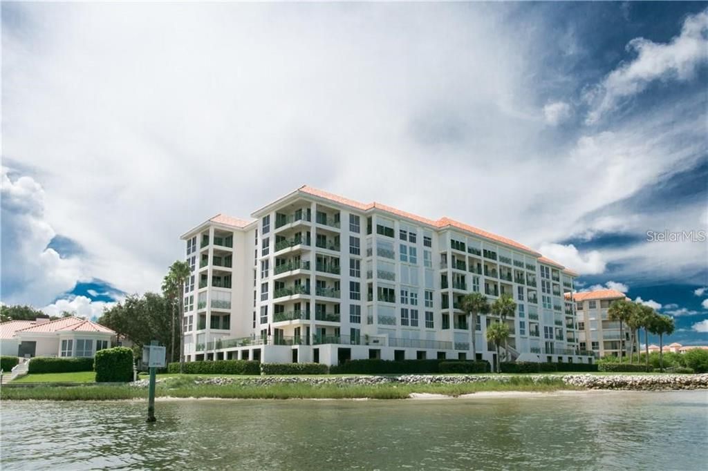 Active With Contract: $795,000 (2 beds, 2 baths, 1510 Square Feet)