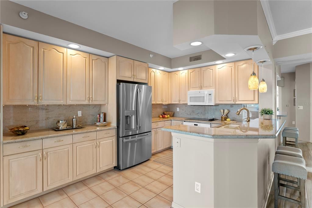Active With Contract: $795,000 (2 beds, 2 baths, 1510 Square Feet)