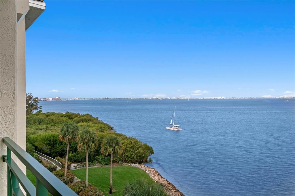 Active With Contract: $795,000 (2 beds, 2 baths, 1510 Square Feet)