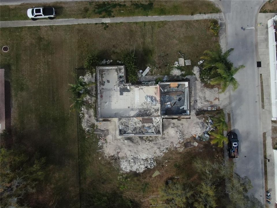 待售: $450,000 (0.37 acres)