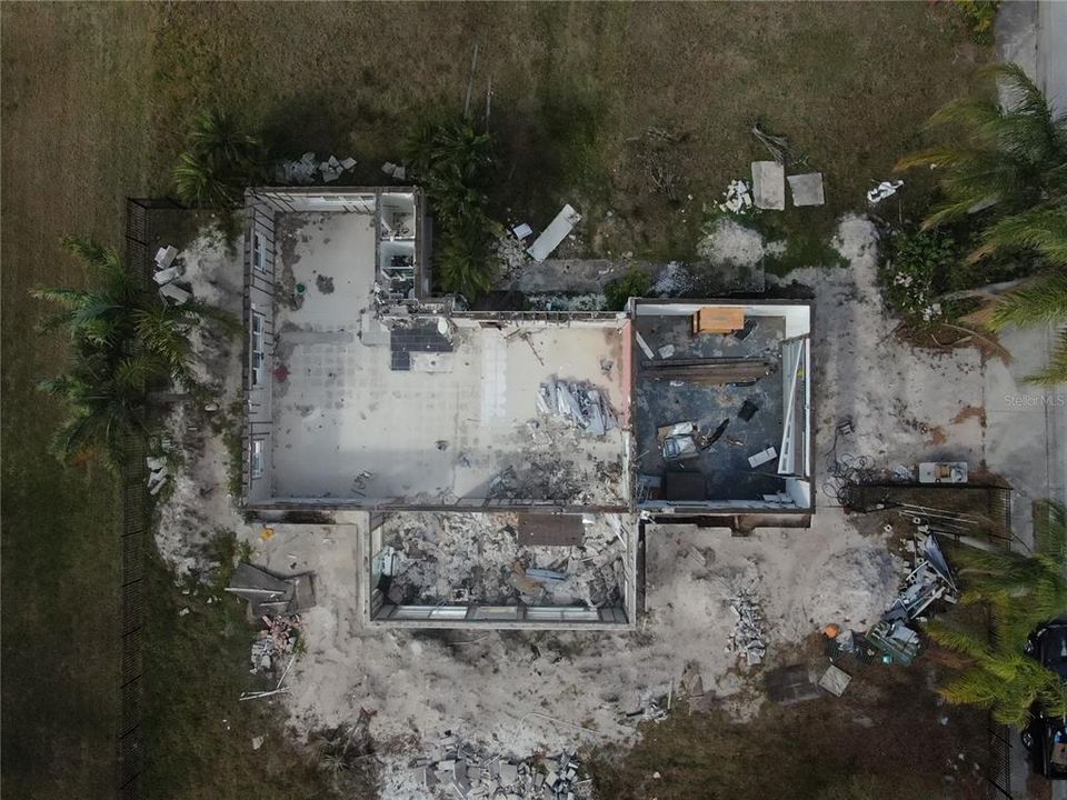 待售: $450,000 (0.37 acres)